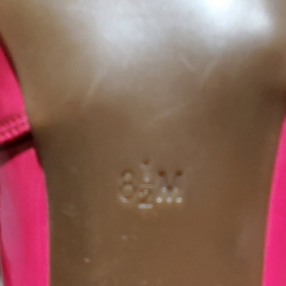 Shoes - Picture 4 of 4